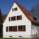 UNILUX Holzfenster | Blend/Flügelrahmen: 72 mm Bautiefe | Glas: 3-fach-Wärmeschutz-Glas, Ug-Wert 0,6 W/m²K | WIRUS Kunststoff-Fenster MD73 | Rahmen: 5-Kammer-System, 73 mm Bautiefe, Uf-Wert 1,3W/m²K | Glas: Wärmeschutz-Glas, Ug-Wert 0,7 W/m²K